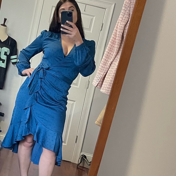 Veronica Beard
Miriam Tie Waist Long Sleeve Dress - Picture 14 of 14